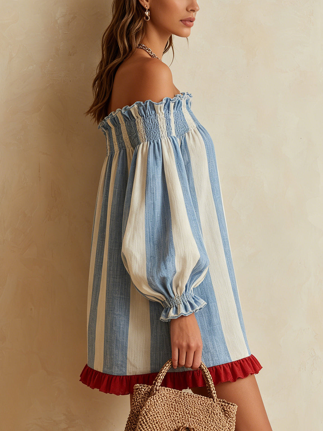 Ondine | Mini Gestreepte Blauwe en Witte Jurk met Ontblote Schouders en Contrasterende Zoom