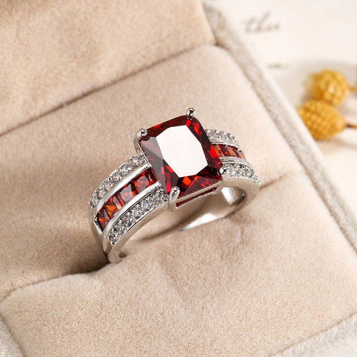 Zilveren Ring met Robijn in Gesplitst Bandontwerp