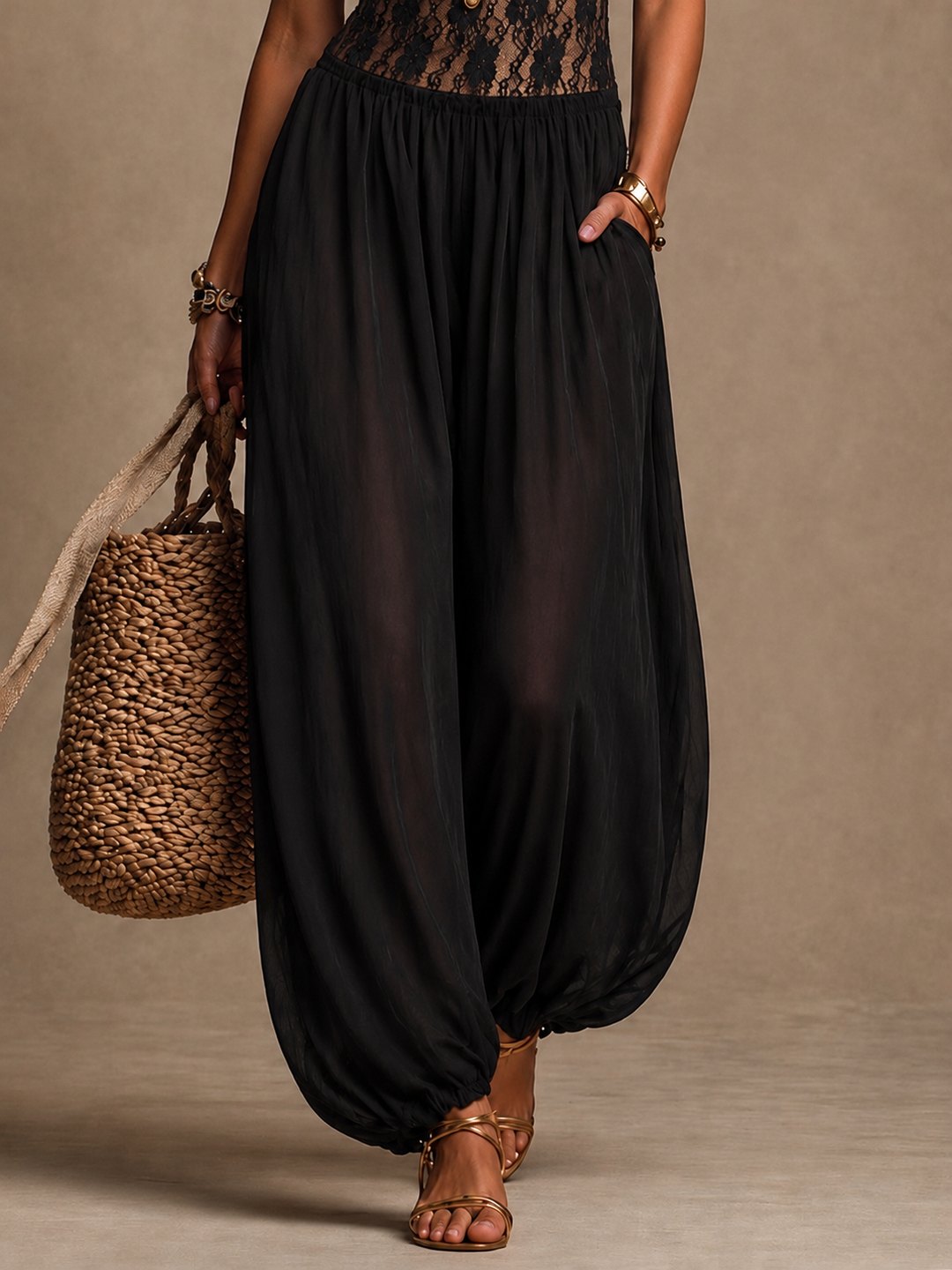 Laia | Mono halter met luchtige kant