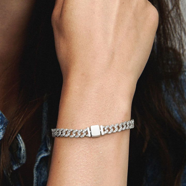 Tijdloze gouden cubaanse armband met pavé