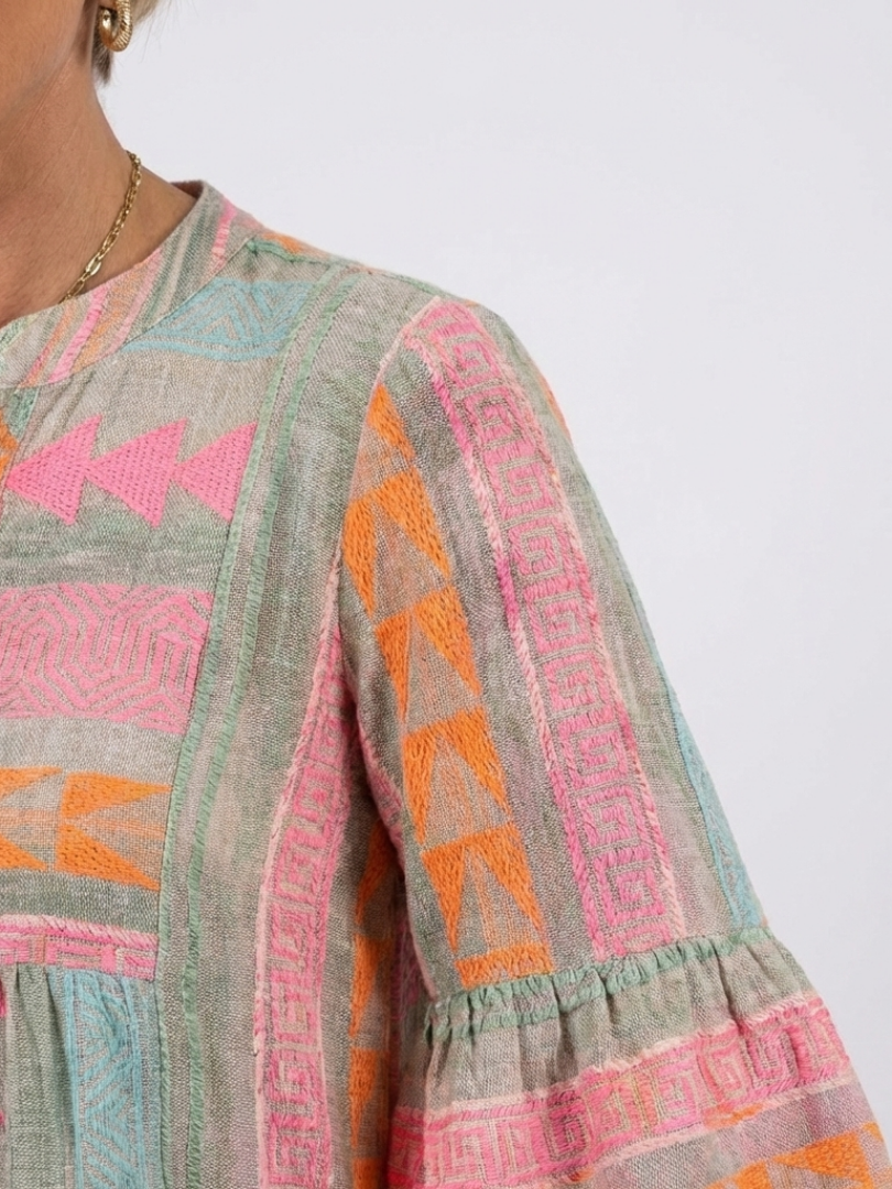 Maelle | Geometrische Print V-hals Stufenjurk in Knie-lengte