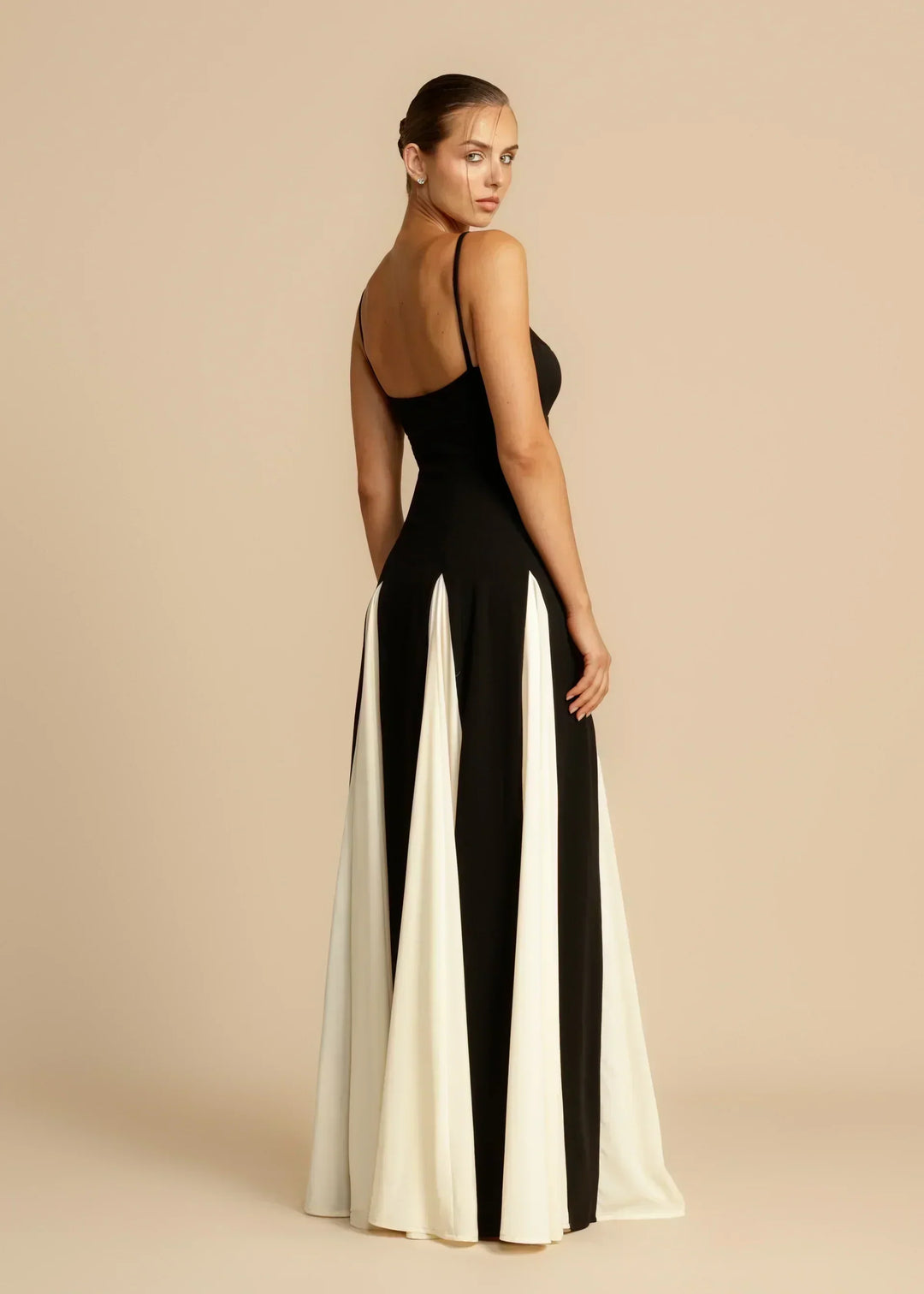 Oshrit™ | Elegante Maxi Jurk met Contrasterende Volants