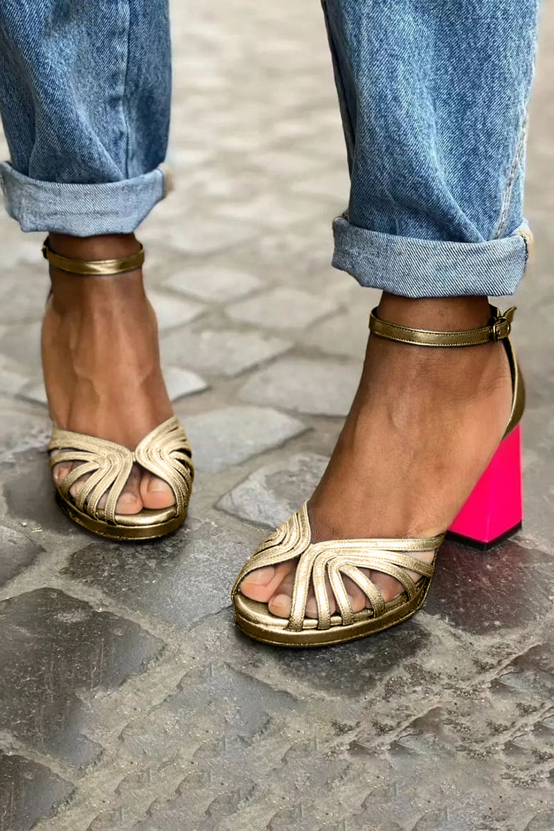 Milviana | Klassieke sandalen met enkelbandjes en open teen