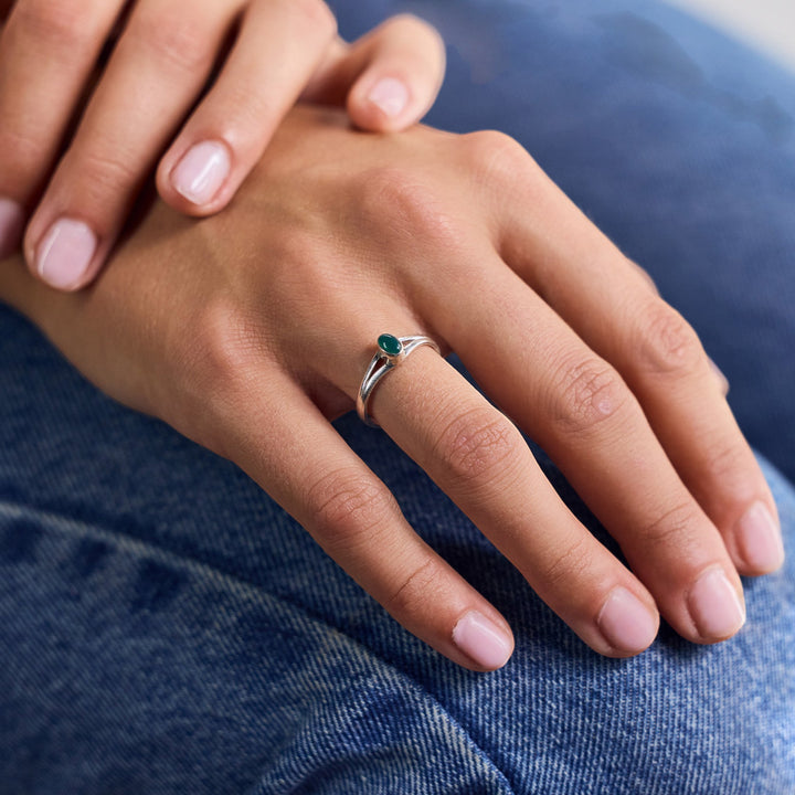Kleine groene onyxring met ovale steen van 925 sterling zilver, handgemaakt