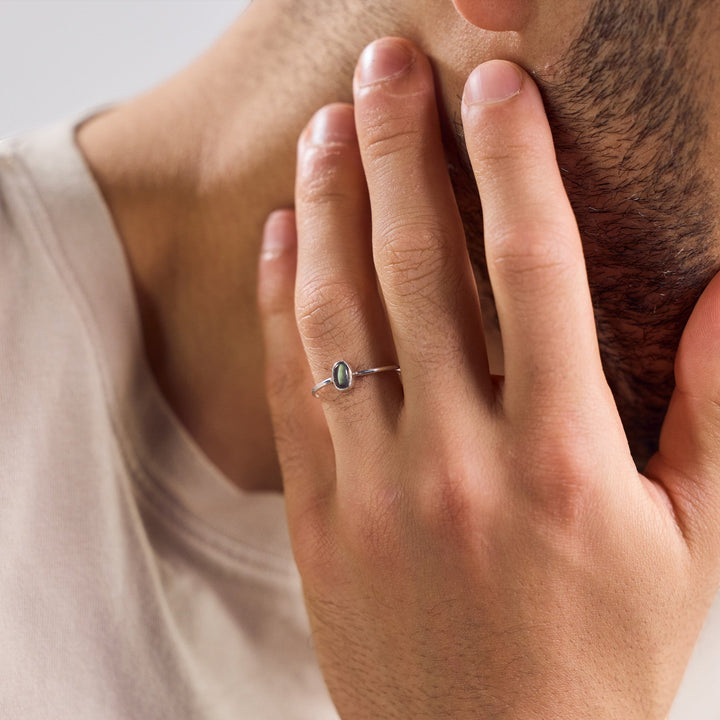 Zierlijke Labradoriet Ring van 925 Sterling Zilver / ovale Stapelring handgemaakt
