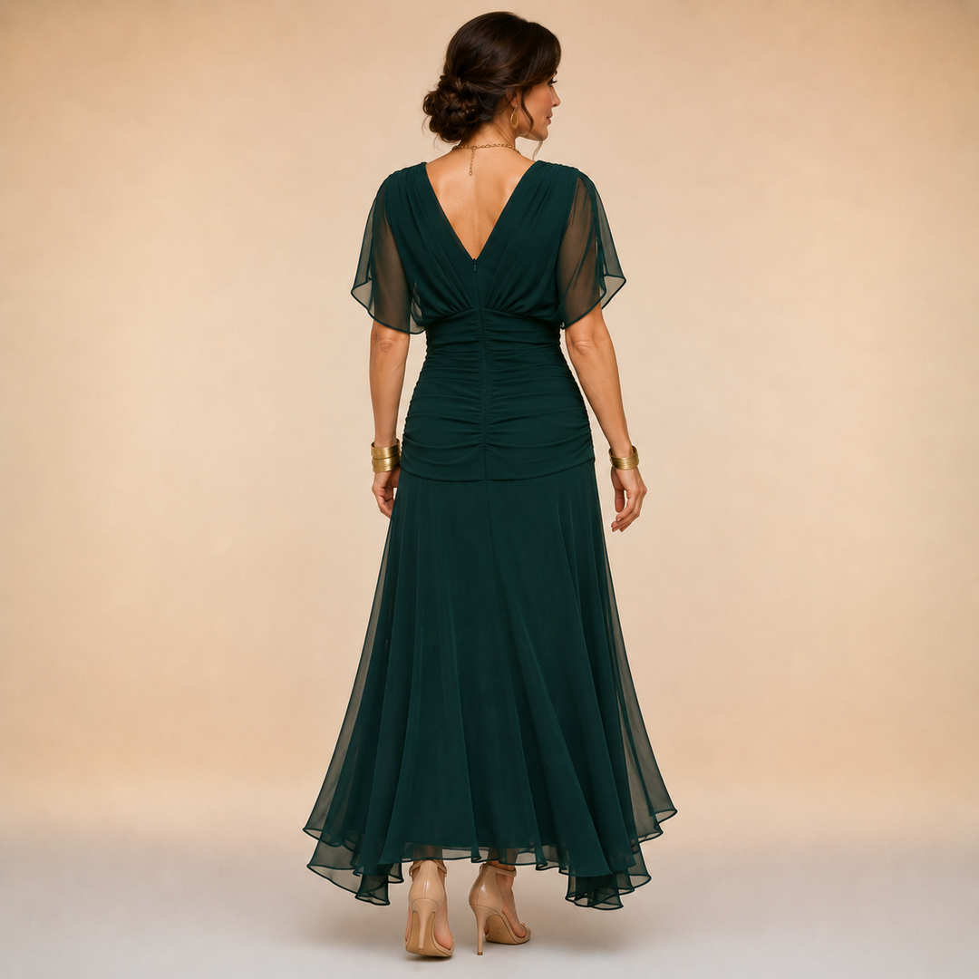 Emma | Asymmetrische lange jurk met gedrapeerde decolleté