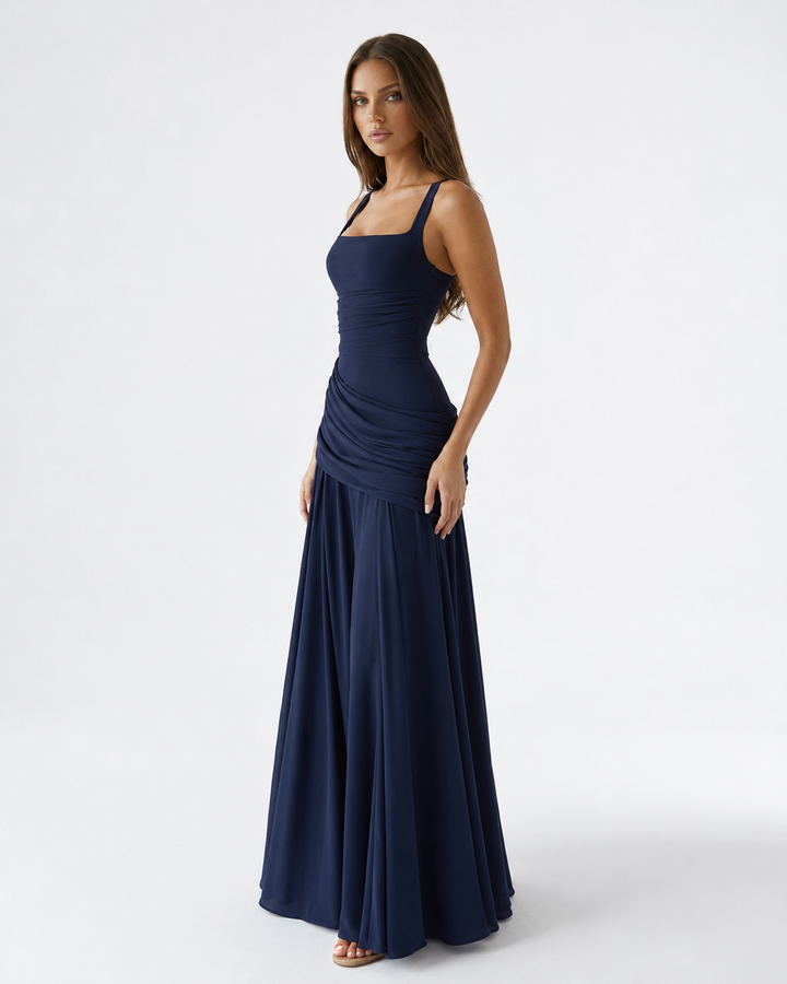ENIE | Maxidress met Geraffineerde Hoekige Halslijn