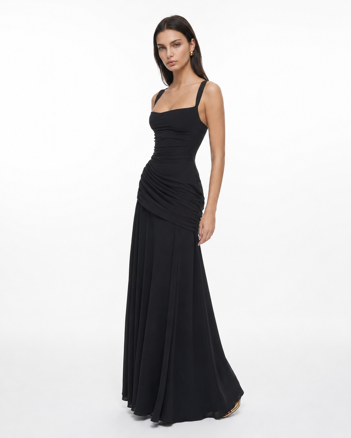 ENIE | Maxidress met Geraffineerde Hoekige Halslijn