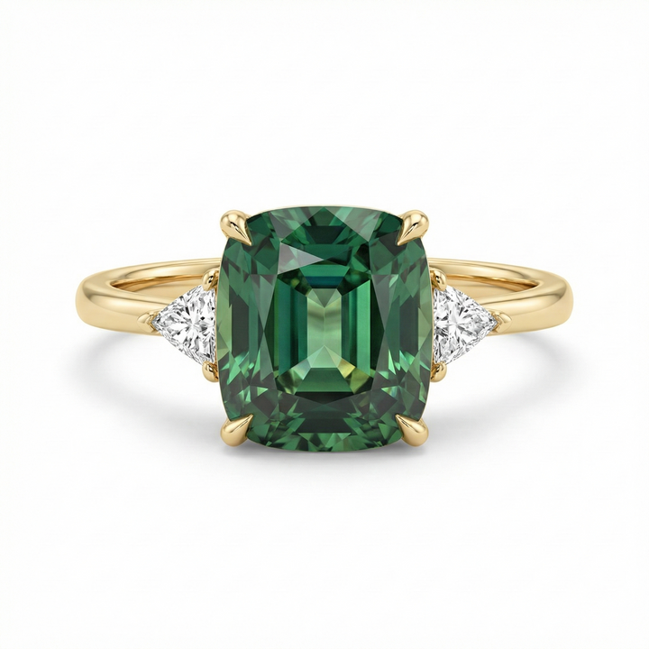 Vintage-geïnspireerde groene edelstenen gouden ring