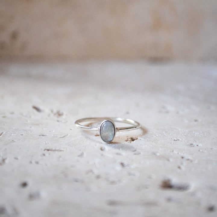 Fijne maansteenring met ovale steen 925 Sterling Zilver handgemaakt