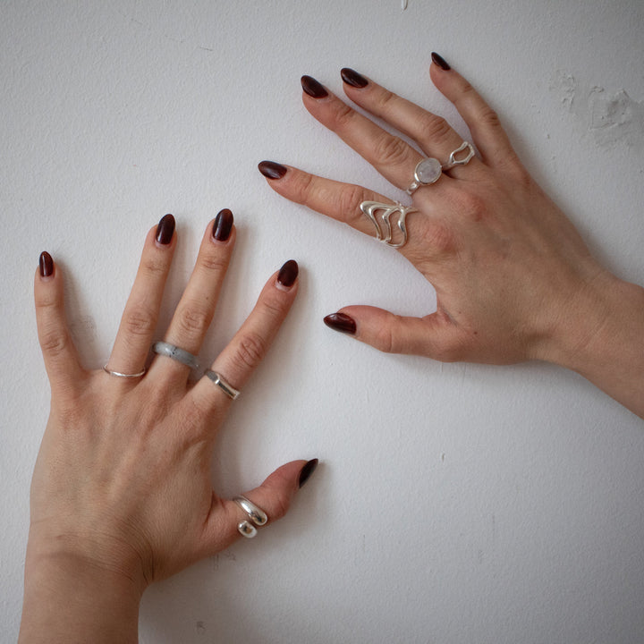 Asymmetrische zilveren ring van 925 sterling zilver – handgemaakt & massief