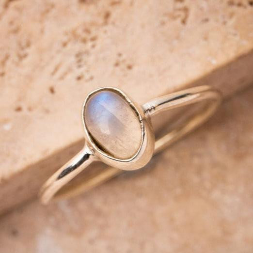 Fijne maansteenring met ovale steen 925 Sterling Zilver handgemaakt