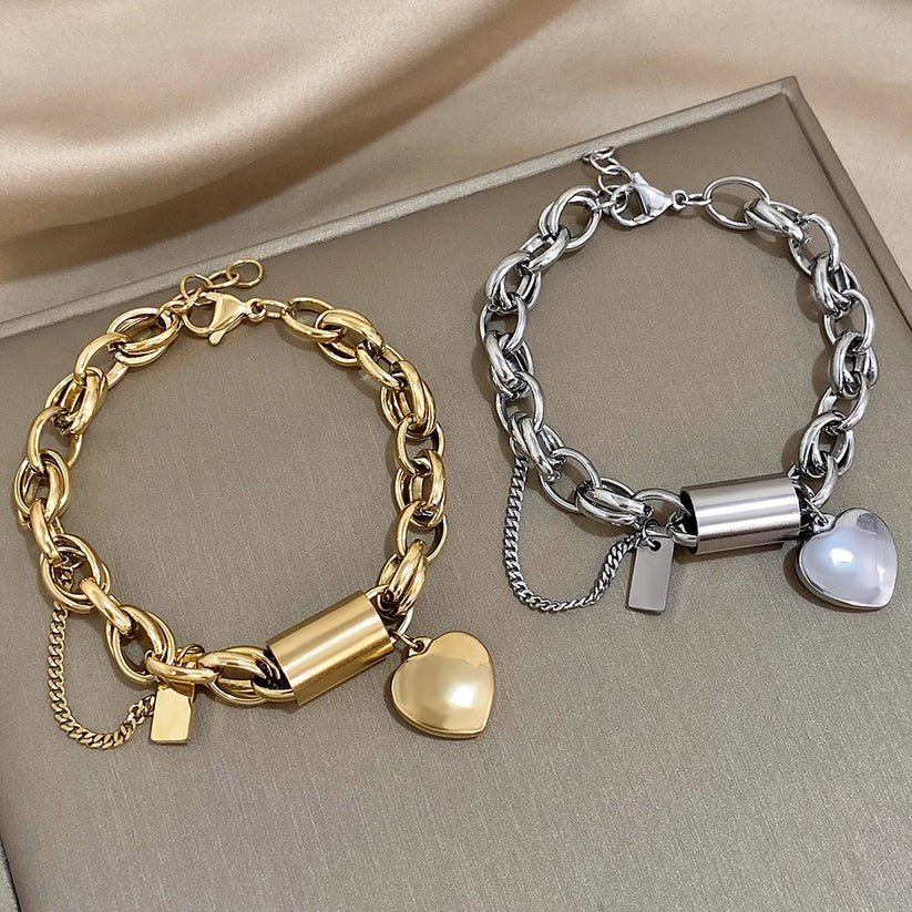 Elegante gouden armband in de vorm van een hart, dik