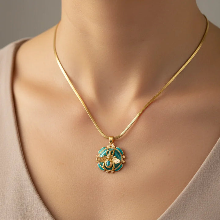 Chique Gouden Turquoise Bijenhanger Ketting