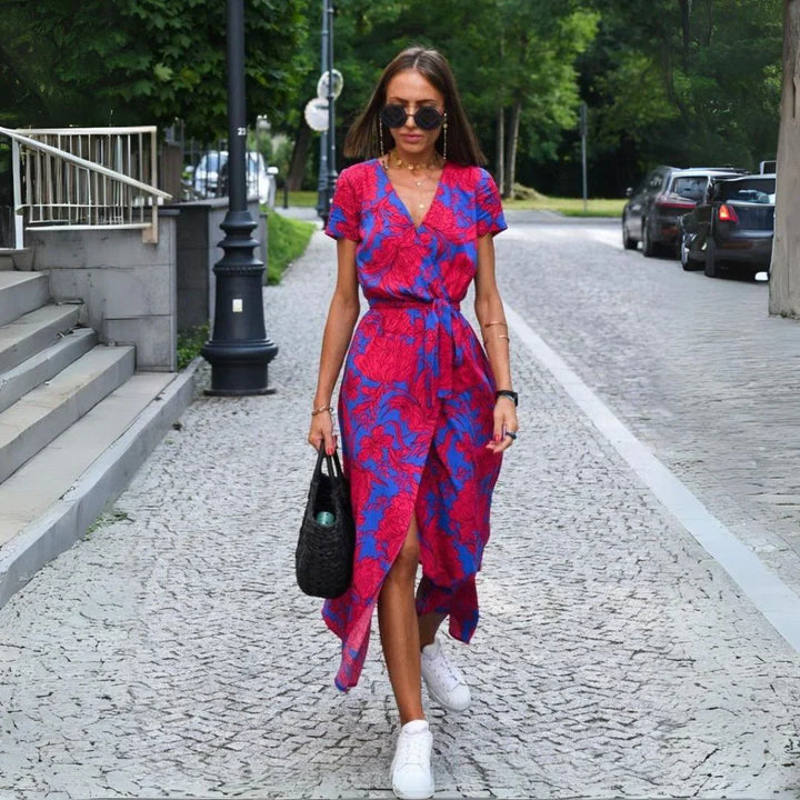 Giada™ | Elegante jurk met V-hals en aansluitende pasvorm