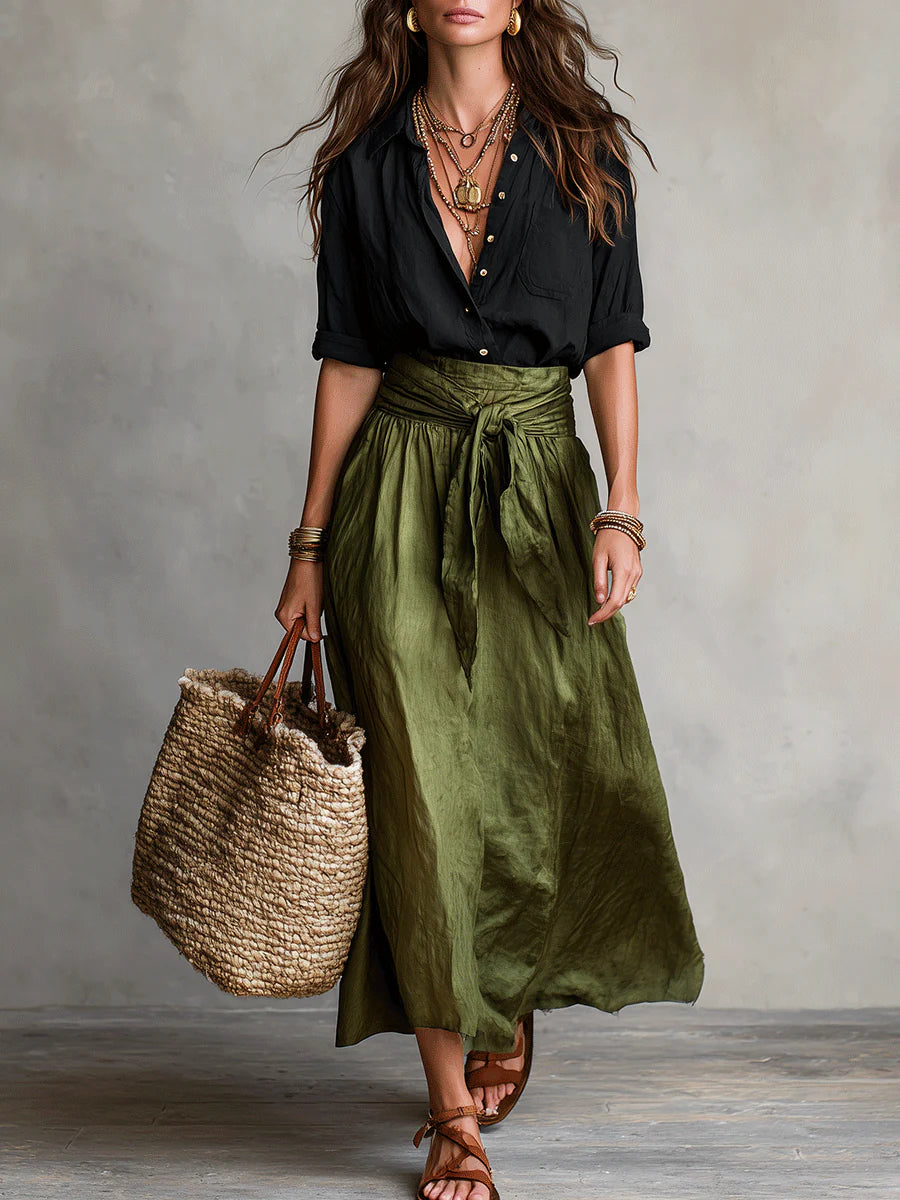 Vera™ | Tweedelige set: zwarte t-shirt en olijfgroene midi-rok