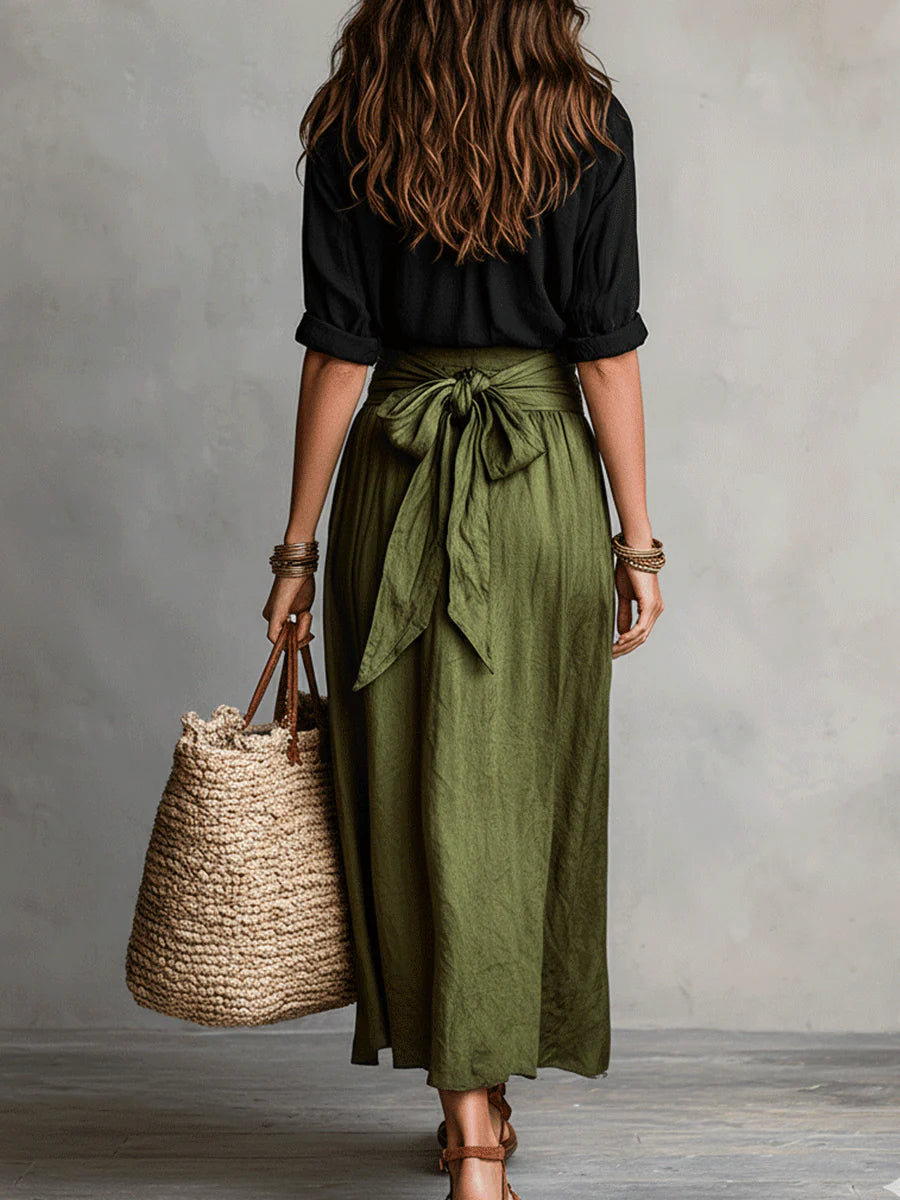 Vera™ | Tweedelige set: zwarte t-shirt en olijfgroene midi-rok