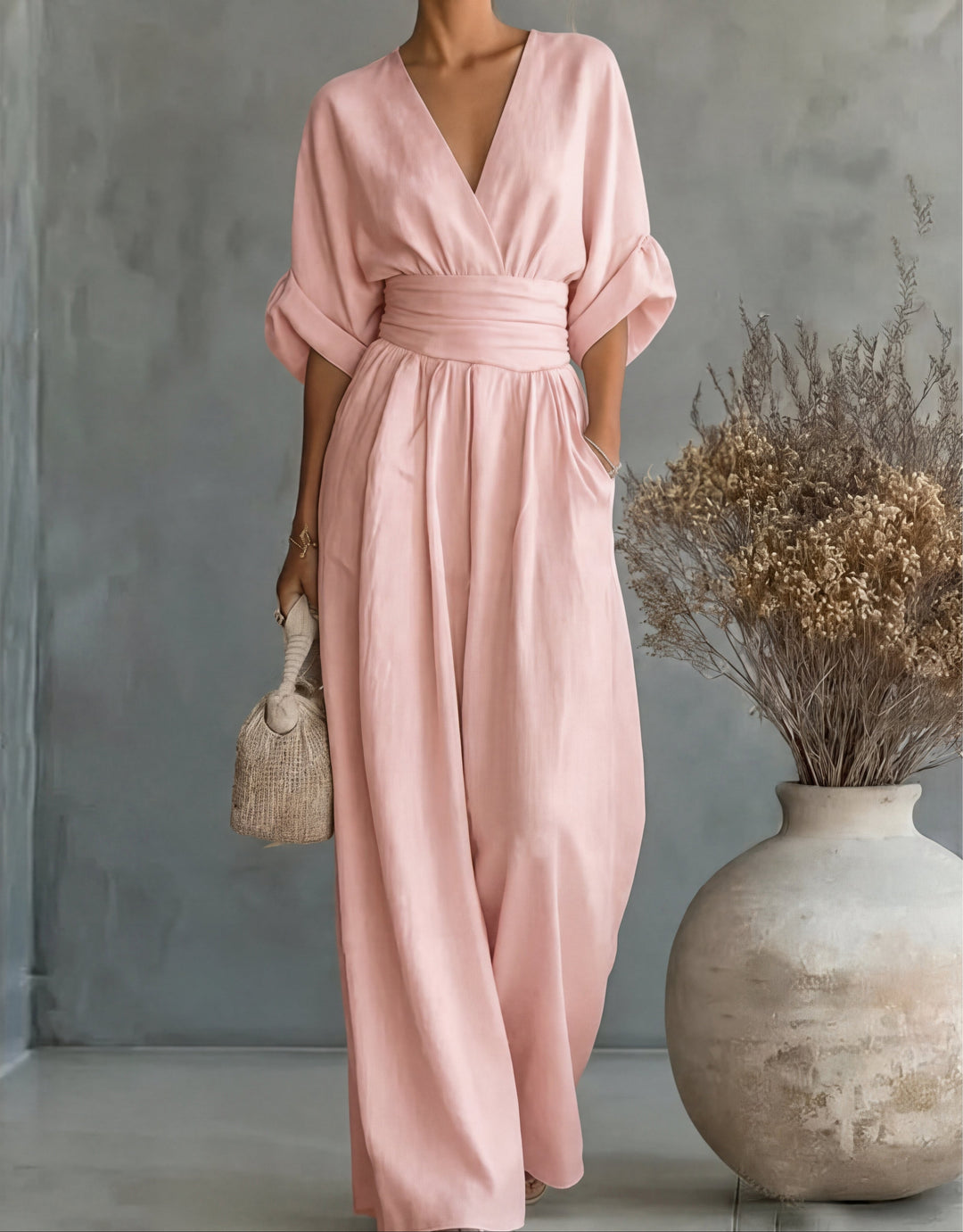 Daniela - Elegante mono met V-hals en brede pijpen