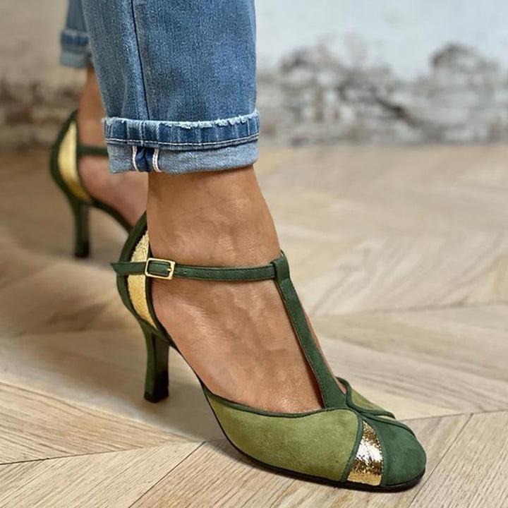 Taviana | Glanzende schoenen met T-banden en gesloten neus