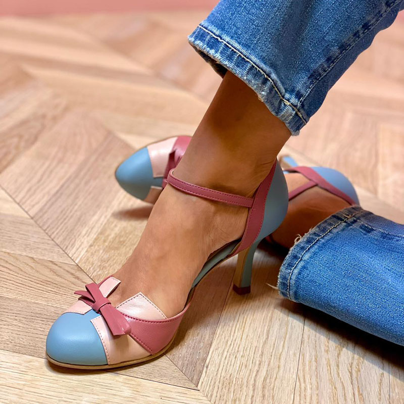 Bellarosa | Kleurrijke sandalen met knopen en bandjes, met ronde neus