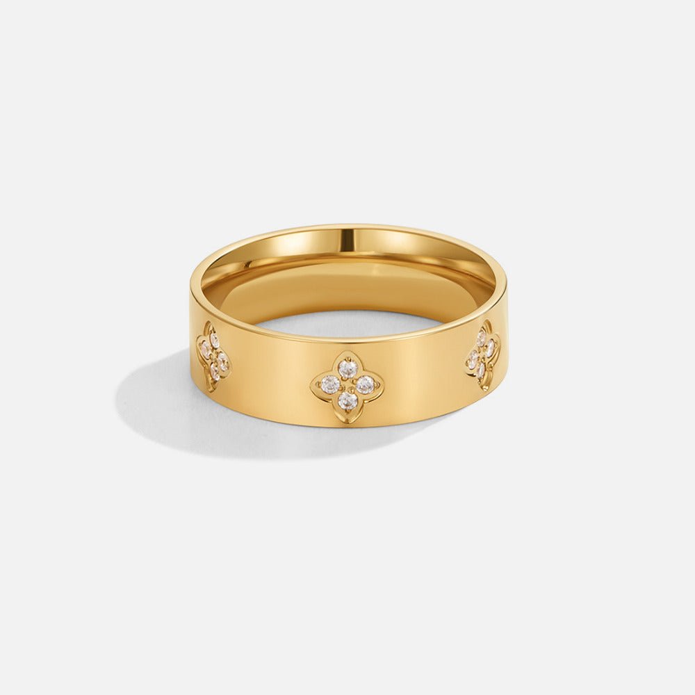 Gouden klaverring met kristallen