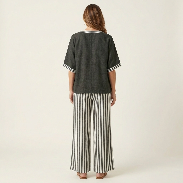 Juliana | V-Hals Varsity Top & Streep Wijde Broek Set