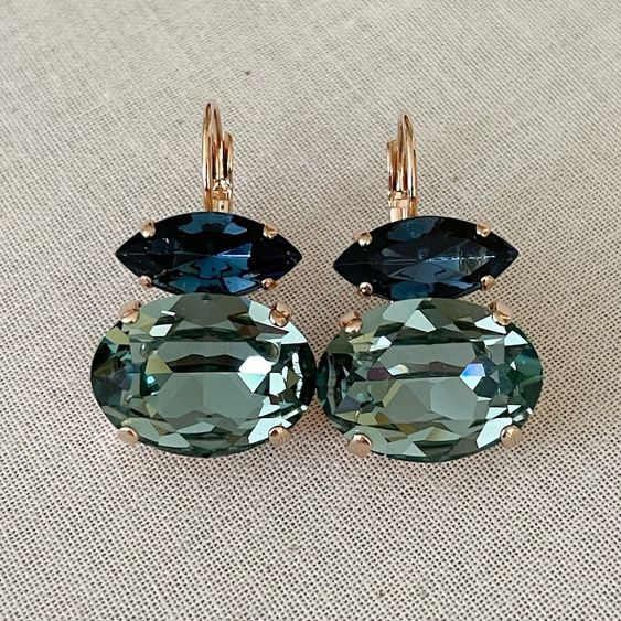 Vintage oorbellen van groen en blauw glas